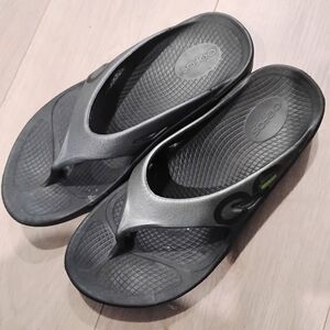 OOFOS Original Sport Recovery Flip-flops- Unisex: W9 M7